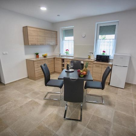 Forest Luxory Ii. Apartman Sárvár Extérieur photo