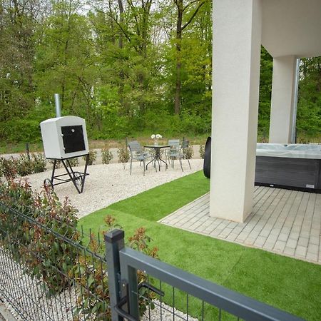 Forest Luxory Ii. Apartman Sárvár Extérieur photo