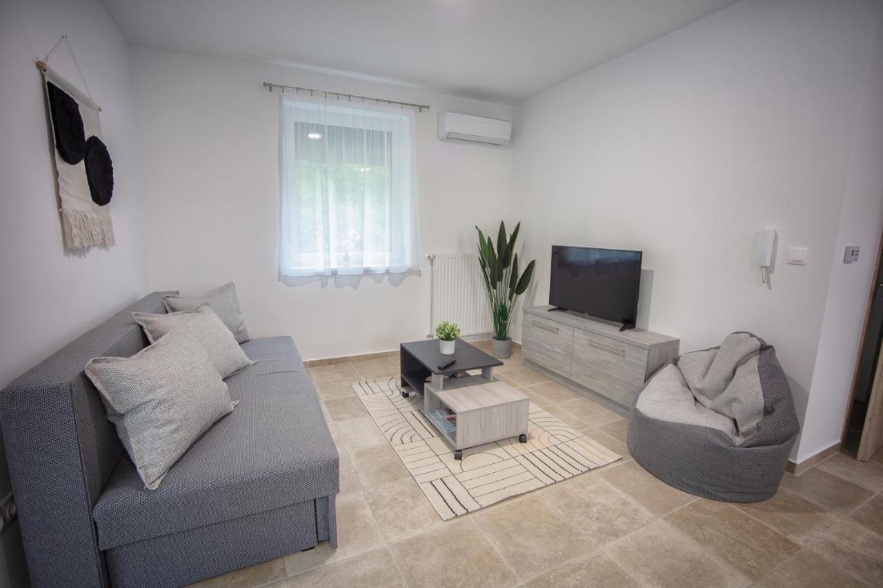 Forest Luxory Ii. Apartman Sárvár Extérieur photo